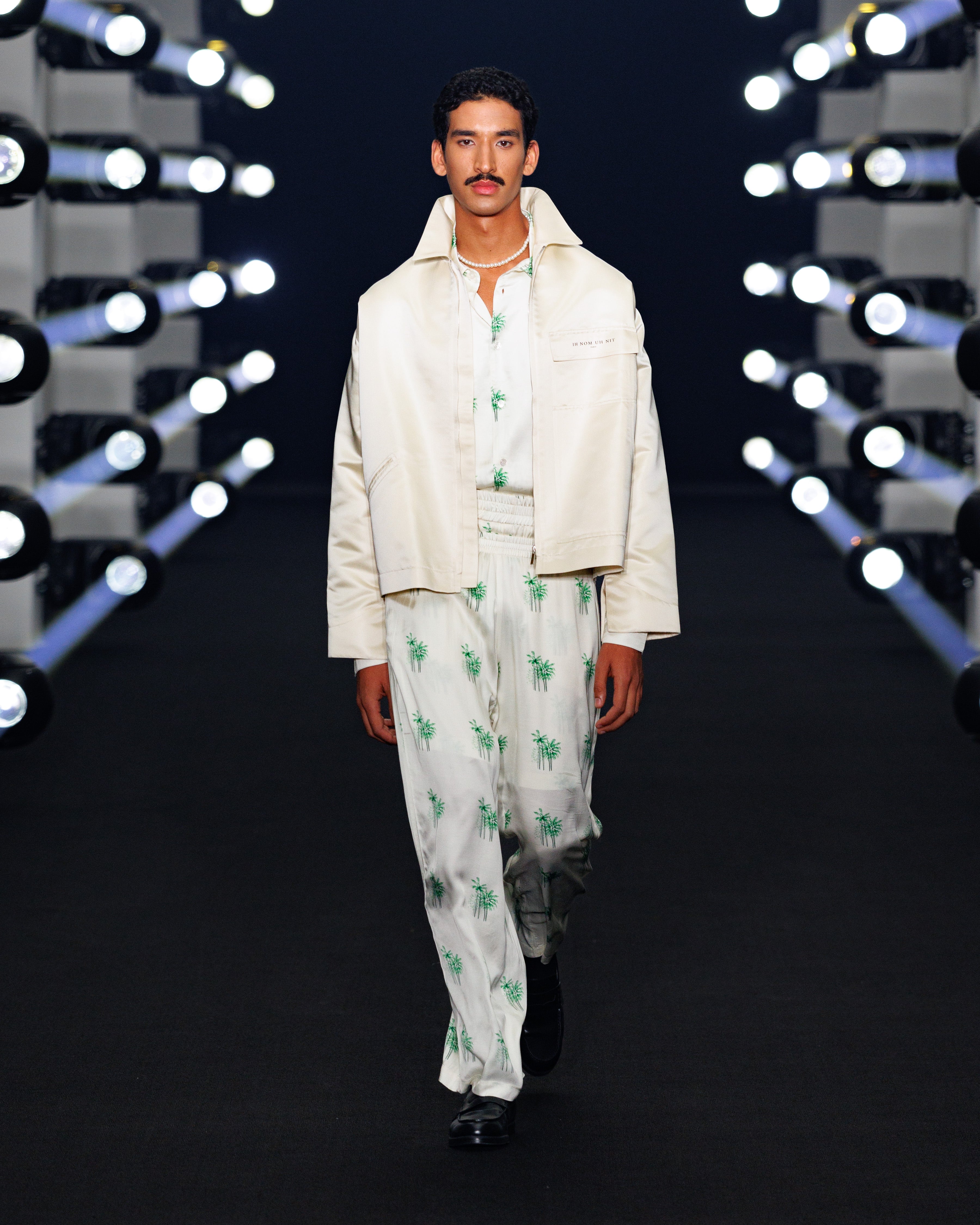 IH NOM UH NIT palm print pajama pants in viscose with relaxed fit
